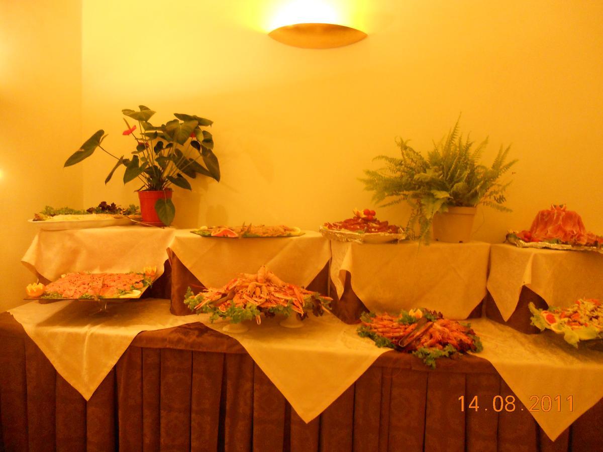 Hotel Azzurra Llido Degli Estensi Esterno foto